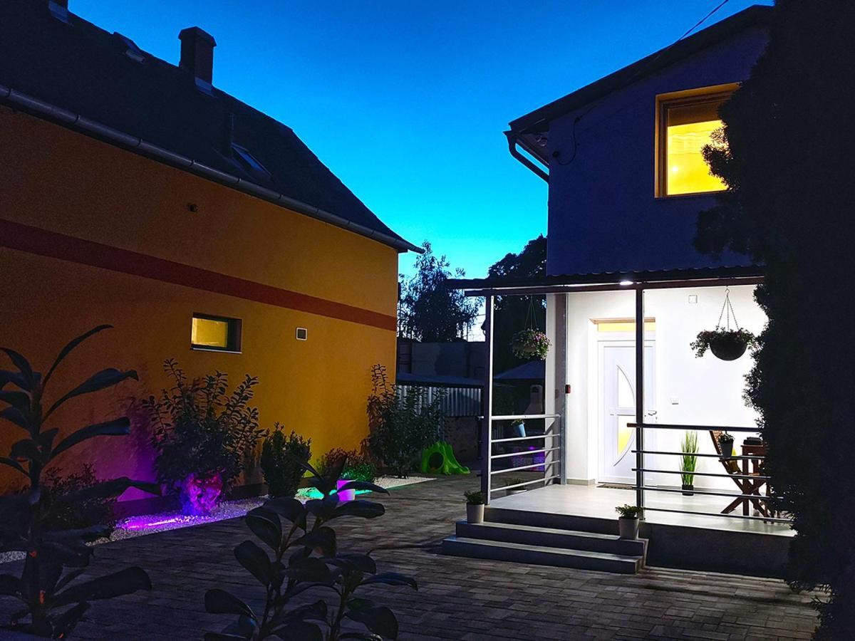 White Stone Apartman Hajdúszoboszló Extérieur photo