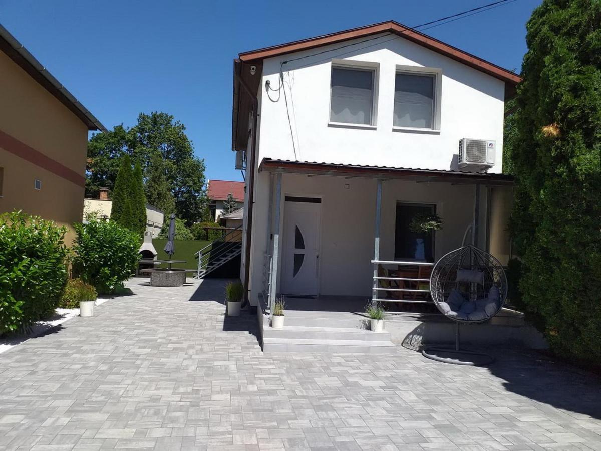 White Stone Apartman Hajdúszoboszló Extérieur photo